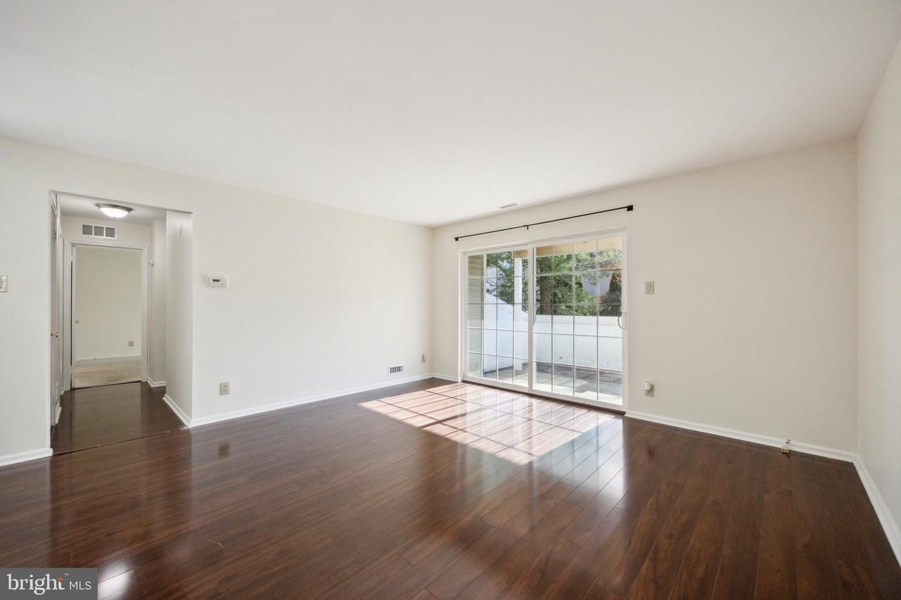 4305-A Fenwick Ln - Photo 4 of 17