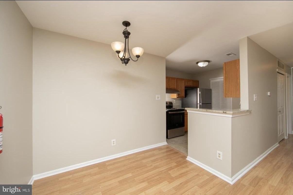 504 Britton Pl - Photo 5 of 14
