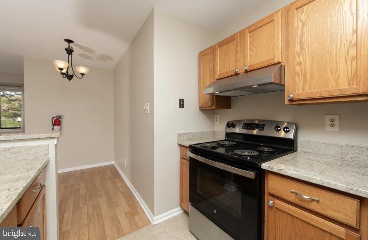 504 Britton Pl - Photo 6 of 14
