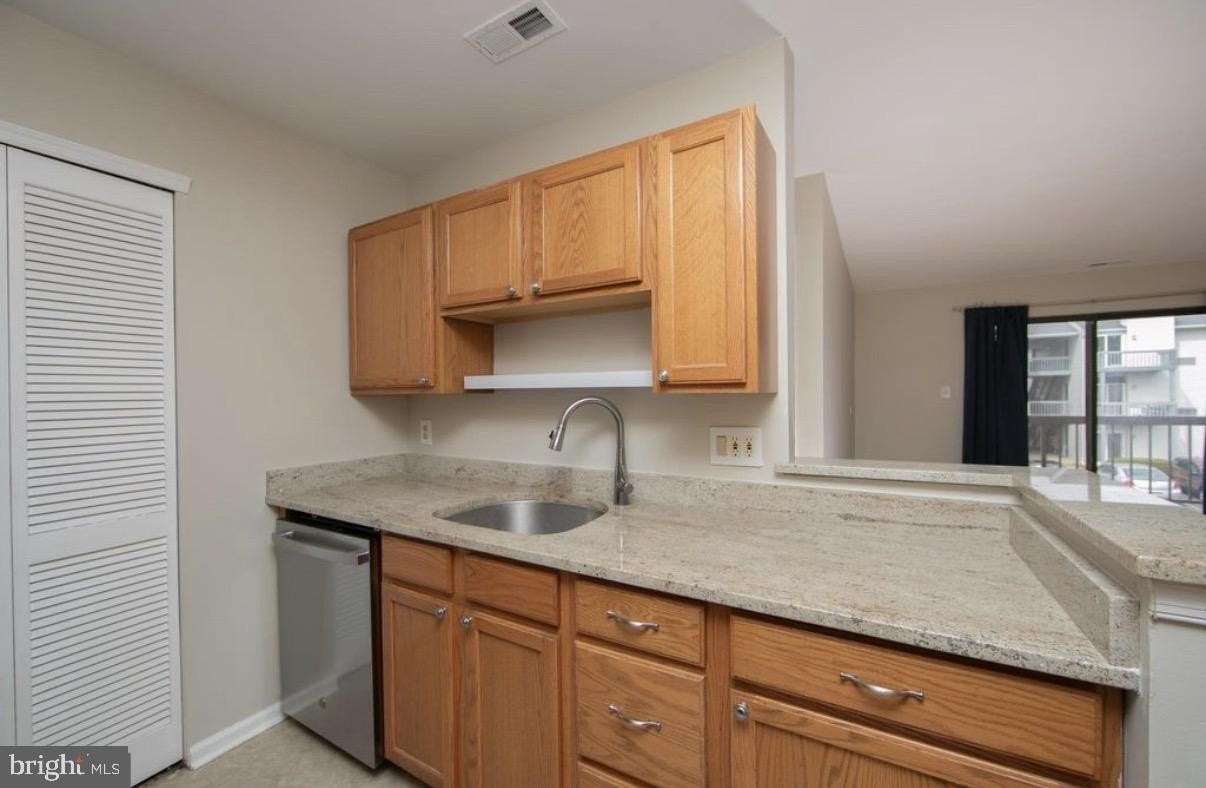 504 Britton Pl - Photo 7 of 14