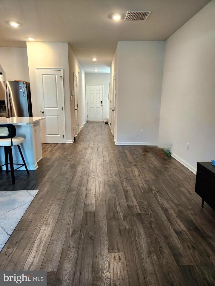 112 Sickler Ct - Photo 5 of 26