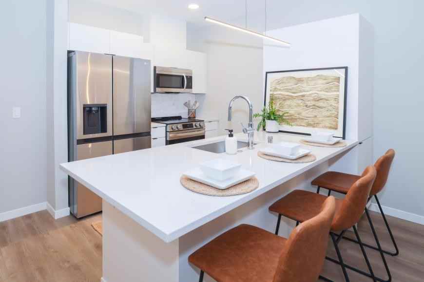 2630 N Hackett Ave - Photo 2 of 10