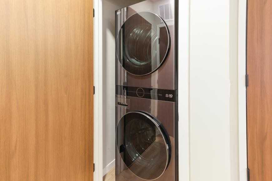 2630 N Hackett Ave - Photo 6 of 10