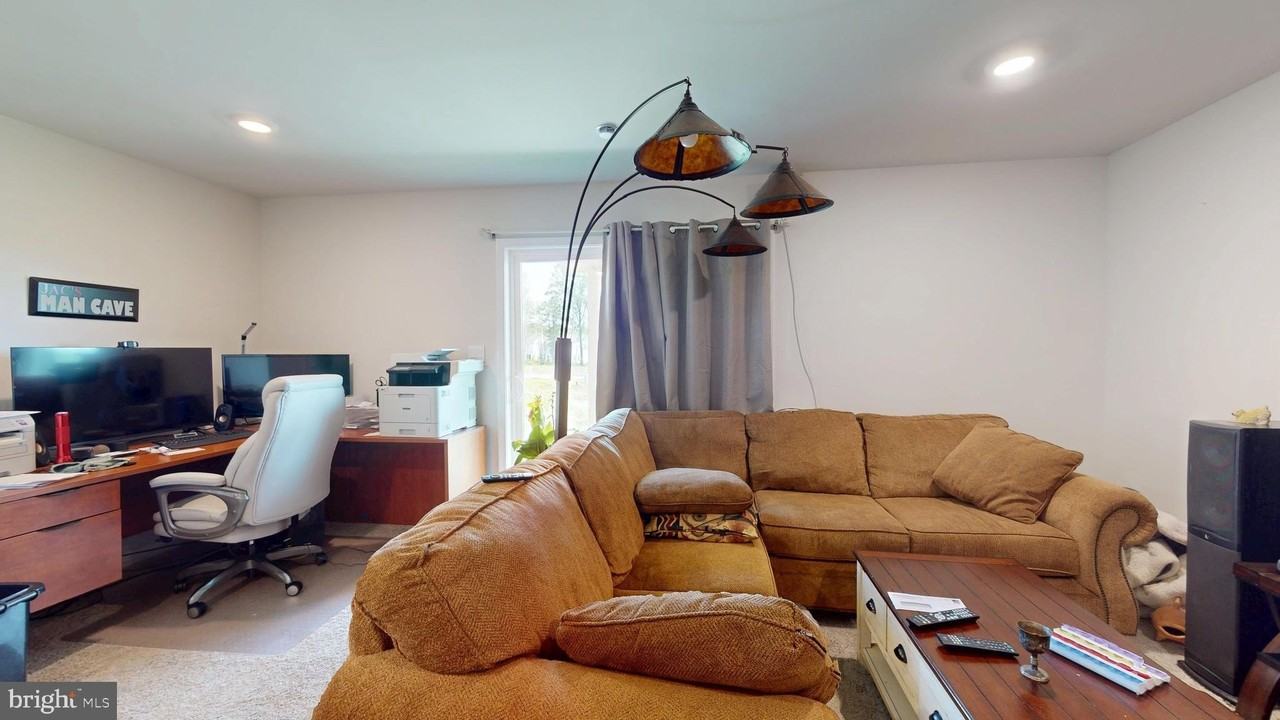 178 Bell Ct - Photo 3 of 29