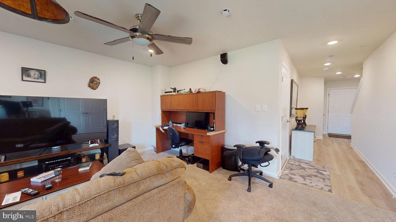 178 Bell Ct - Photo 4 of 29