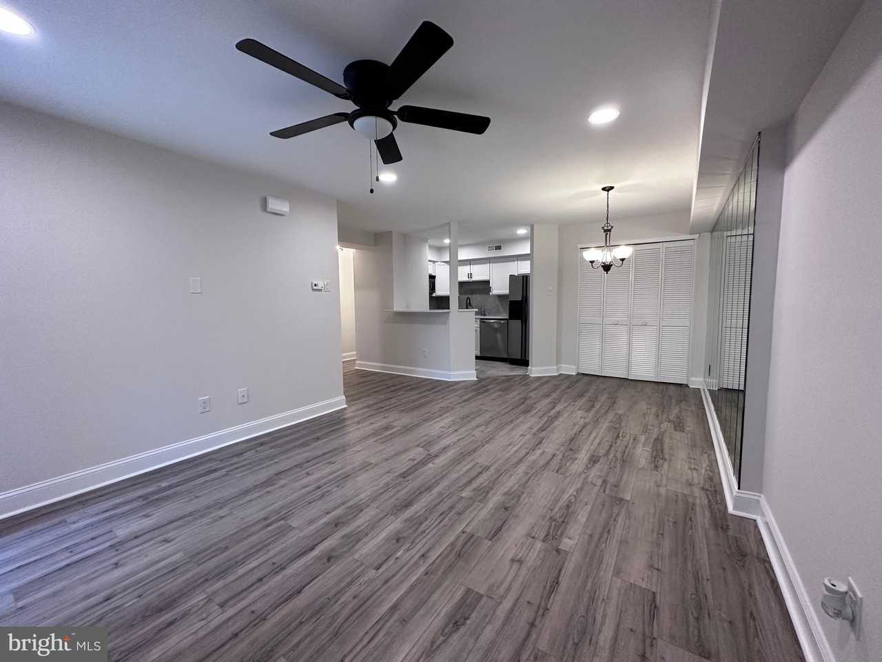 4022 Wyncoop Ct - Photo 3 of 14