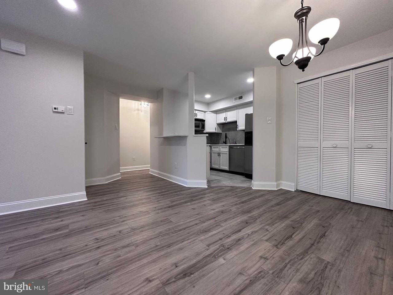 4022 Wyncoop Ct - Photo 4 of 14
