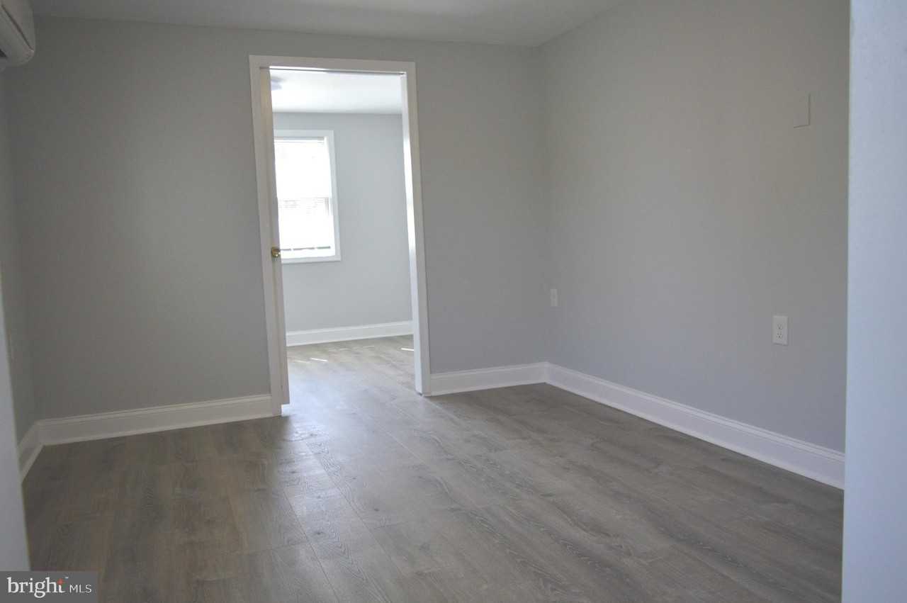 118 E Maple Ave #2R - Photo 4 of 9