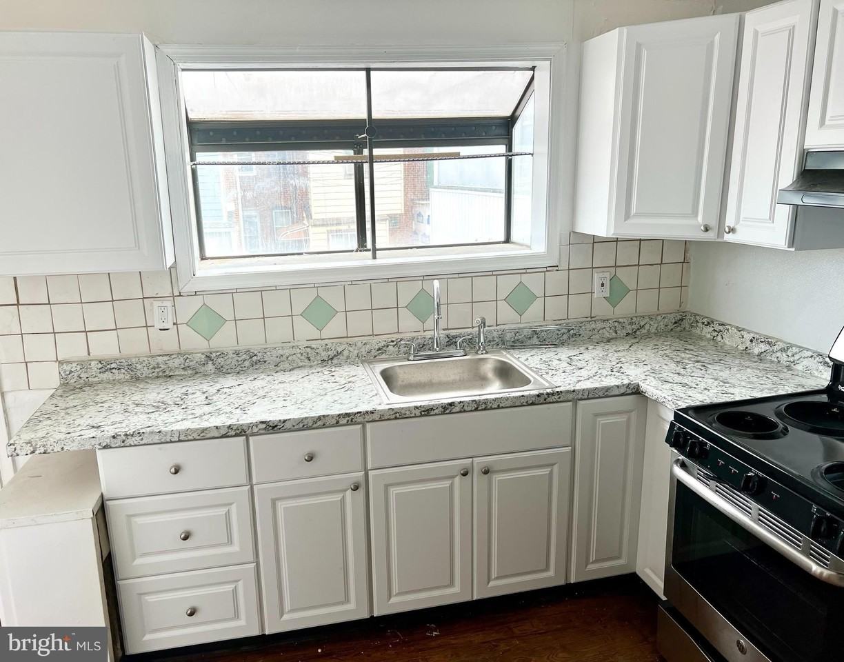 27 Sunshine Rd #1 - Photo 5 of 13