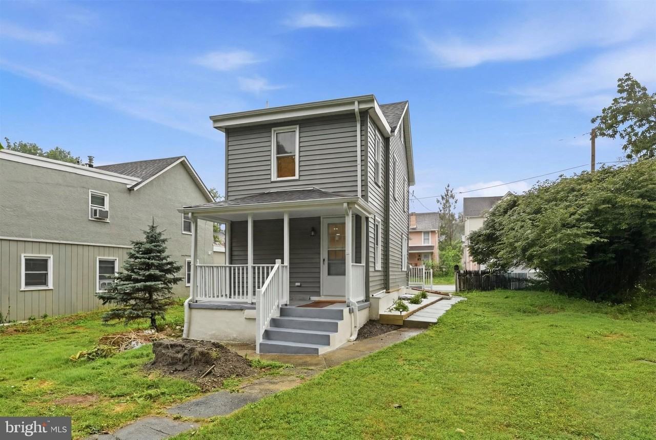 705 Forrest Ave - Photo 2 of 25
