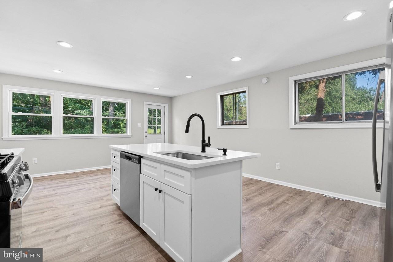205 Juniper Rd #288 - Photo 6 of 28