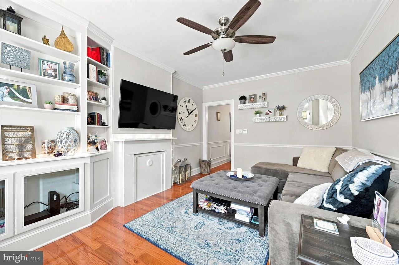 357 E Hector St - Photo 3 of 25