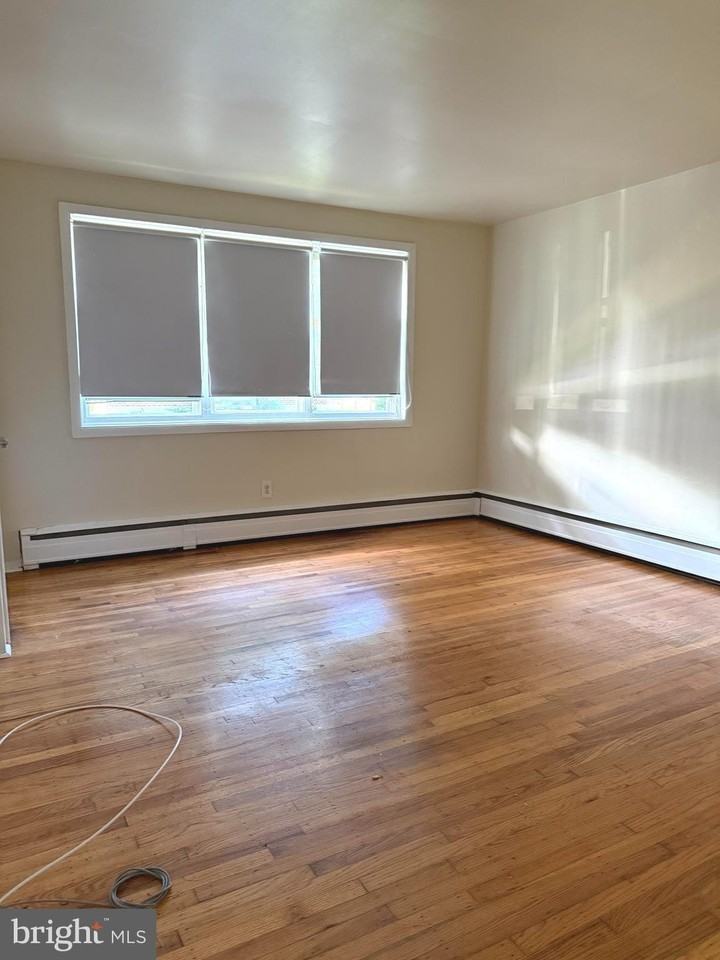 25 S Sylvania Ave - Photo 2 of 8