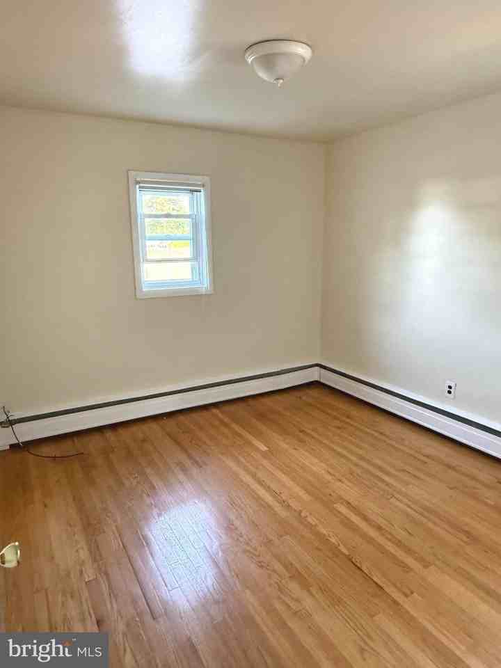 25 S Sylvania Ave - Photo 6 of 8
