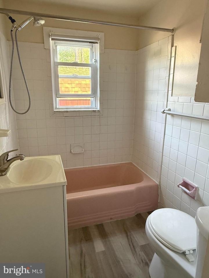 25 S Sylvania Ave - Photo 7 of 8