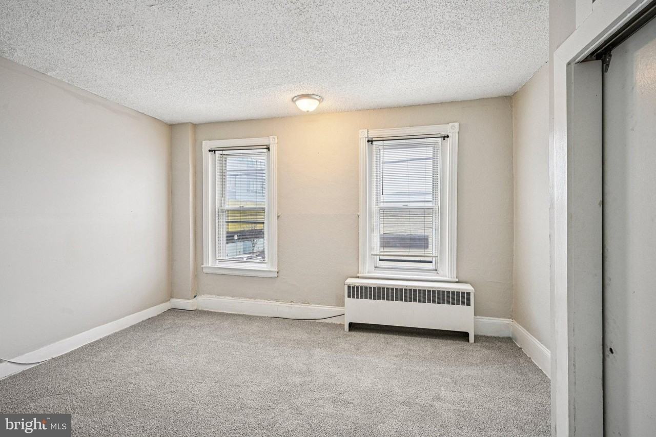 201 N 59th St - Photo 2 of 11