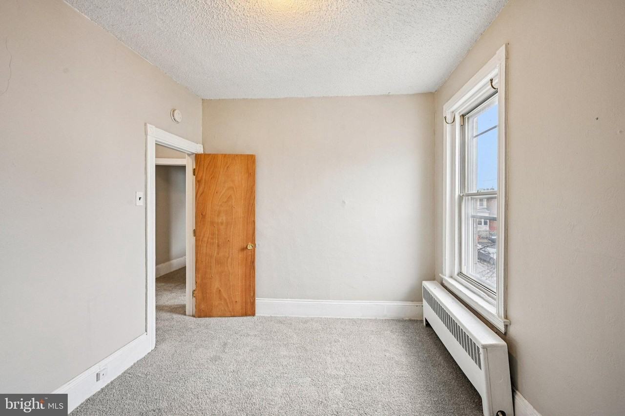 201 N 59th St - Photo 4 of 11