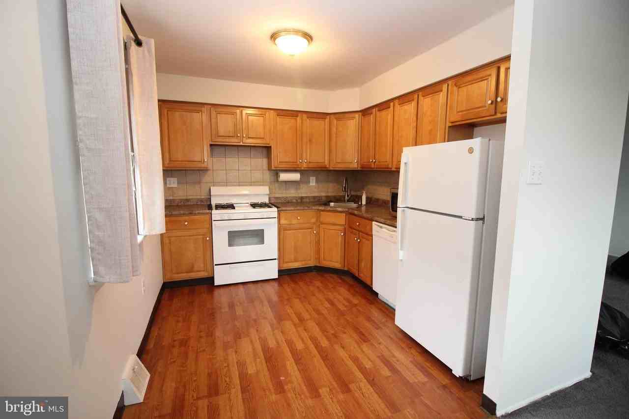 7915 Fairfield St - Photo 4 of 15