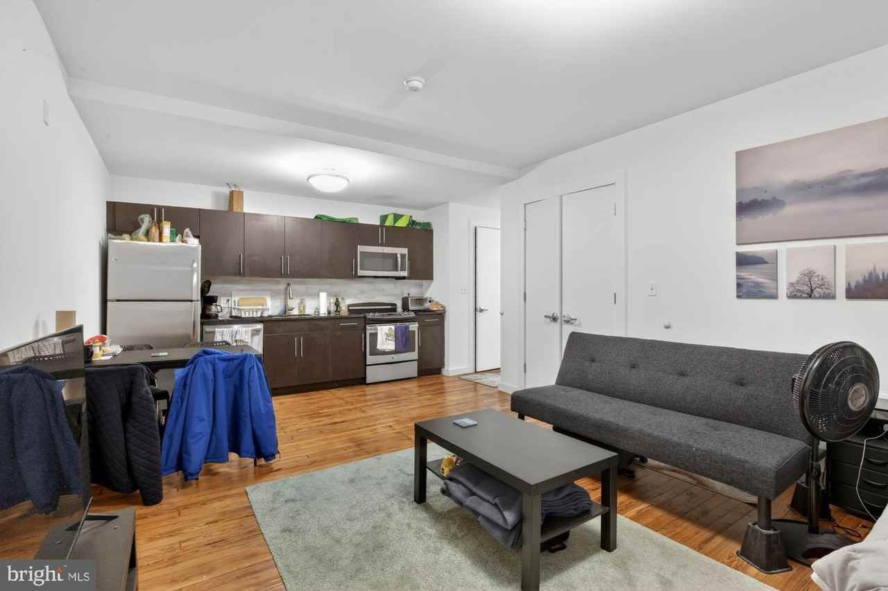 2321 Fitzwater St #204 - Photo 5 of 30