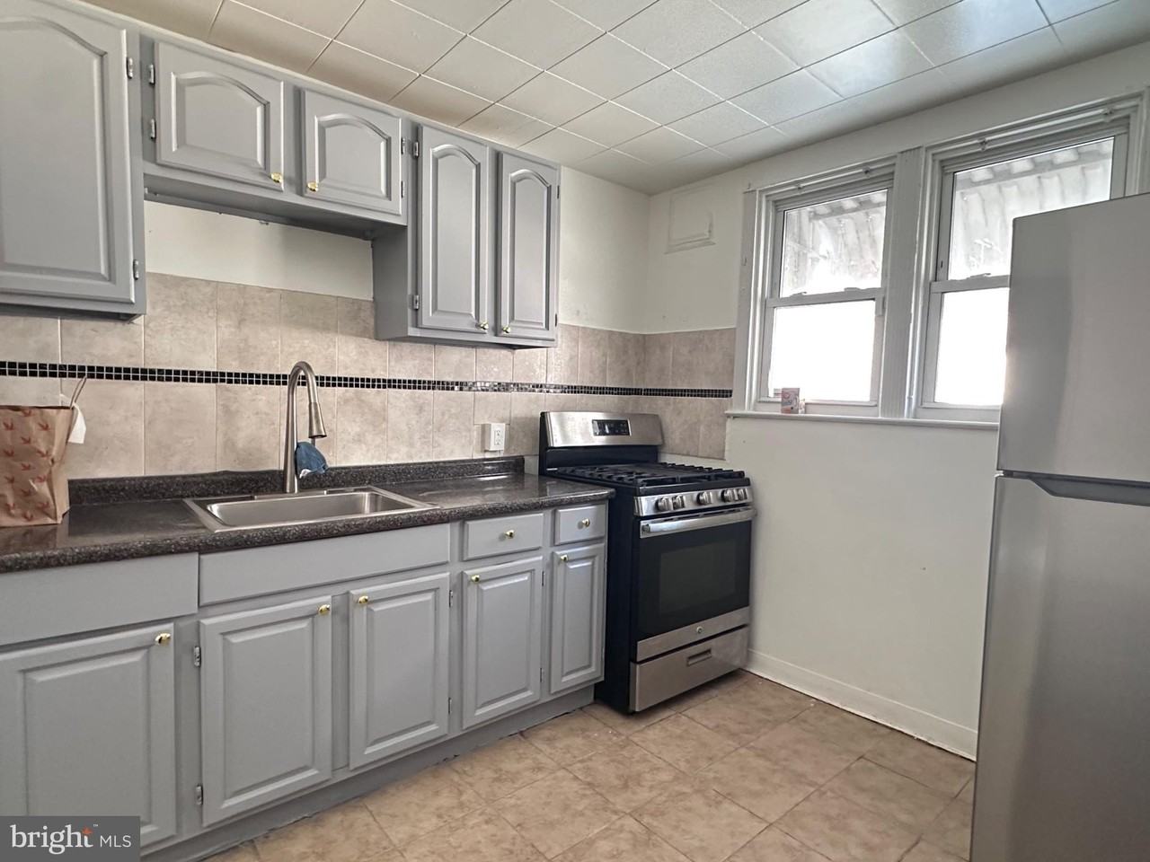 3948 Howland St - Photo 6 of 21