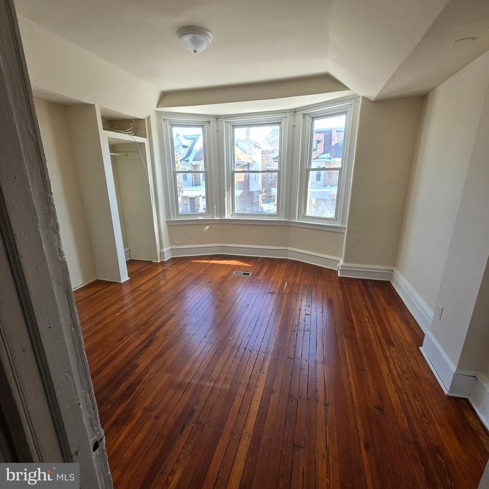 4906 N Camac St - Photo 6 of 10