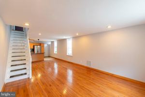 featured image of 152 Tree St