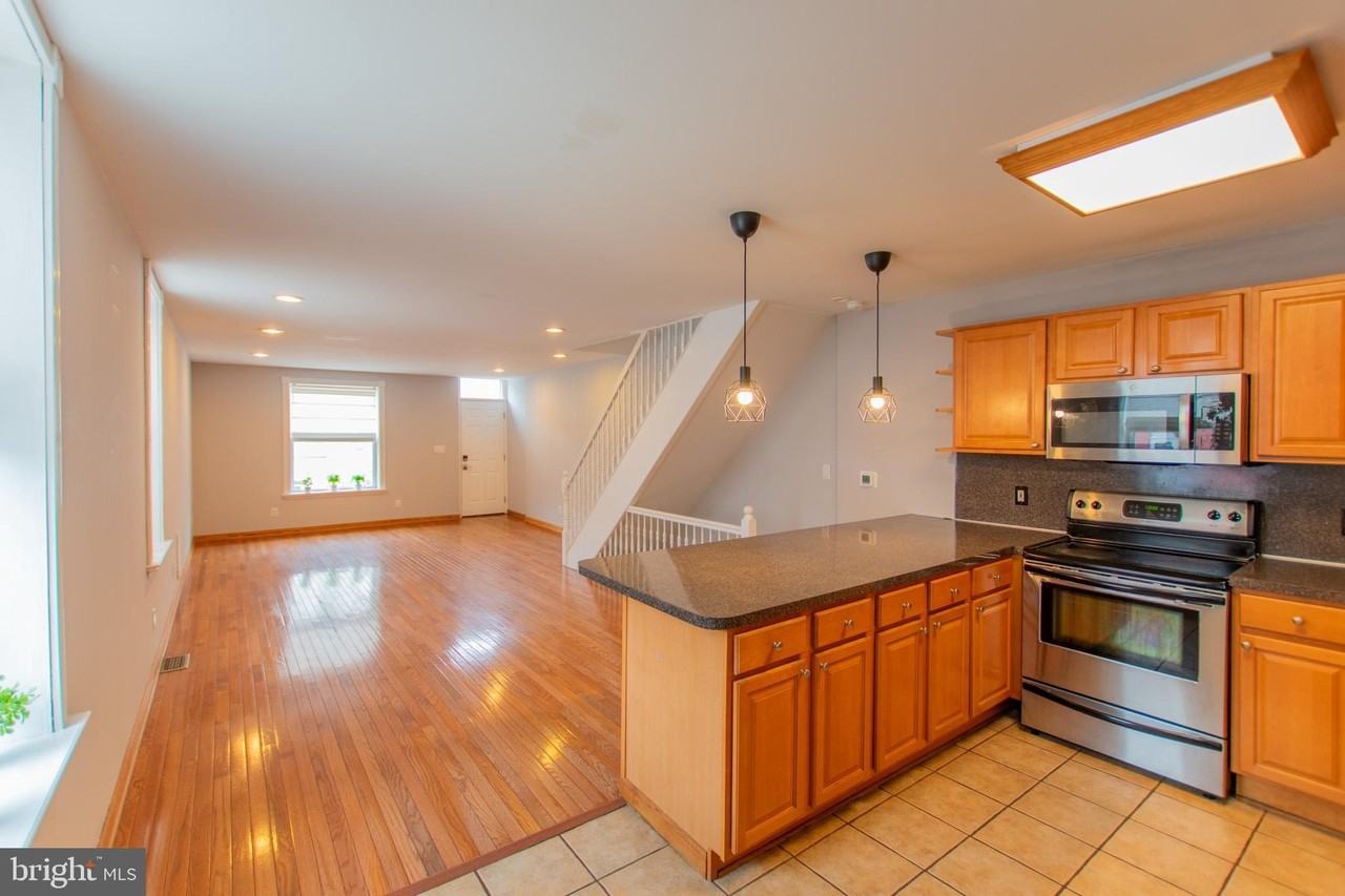 152 Tree St - Photo 4 of 21