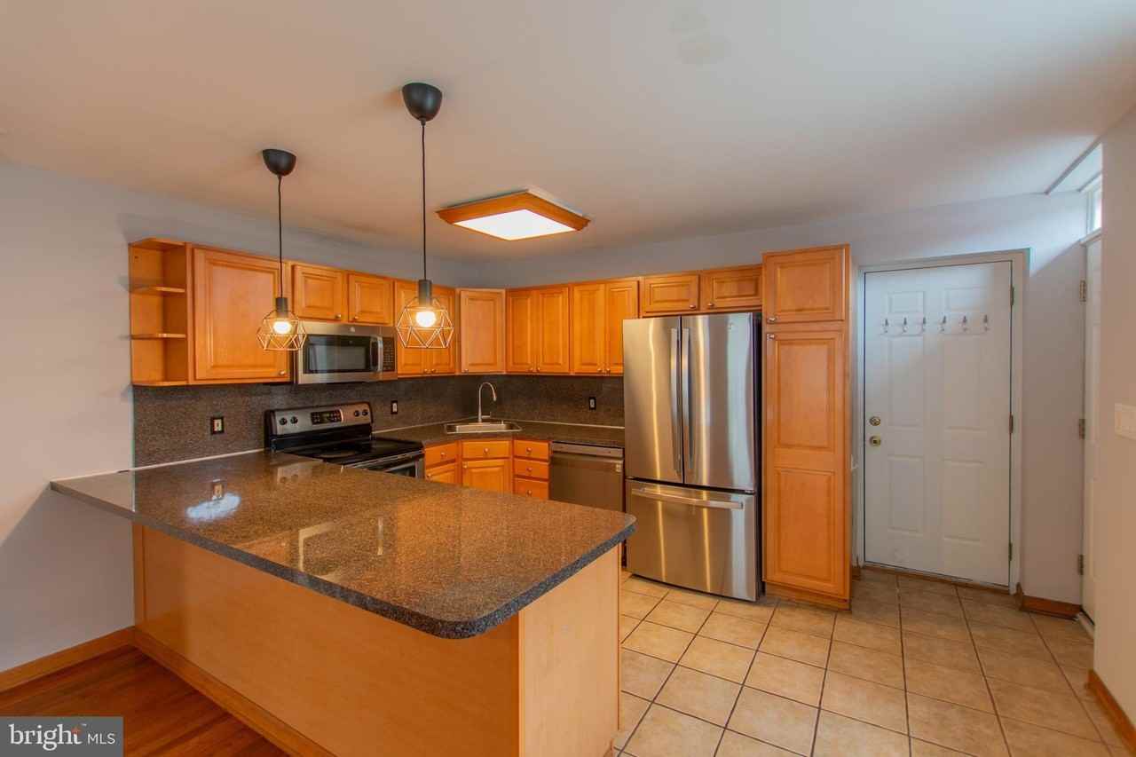 152 Tree St - Photo 5 of 21