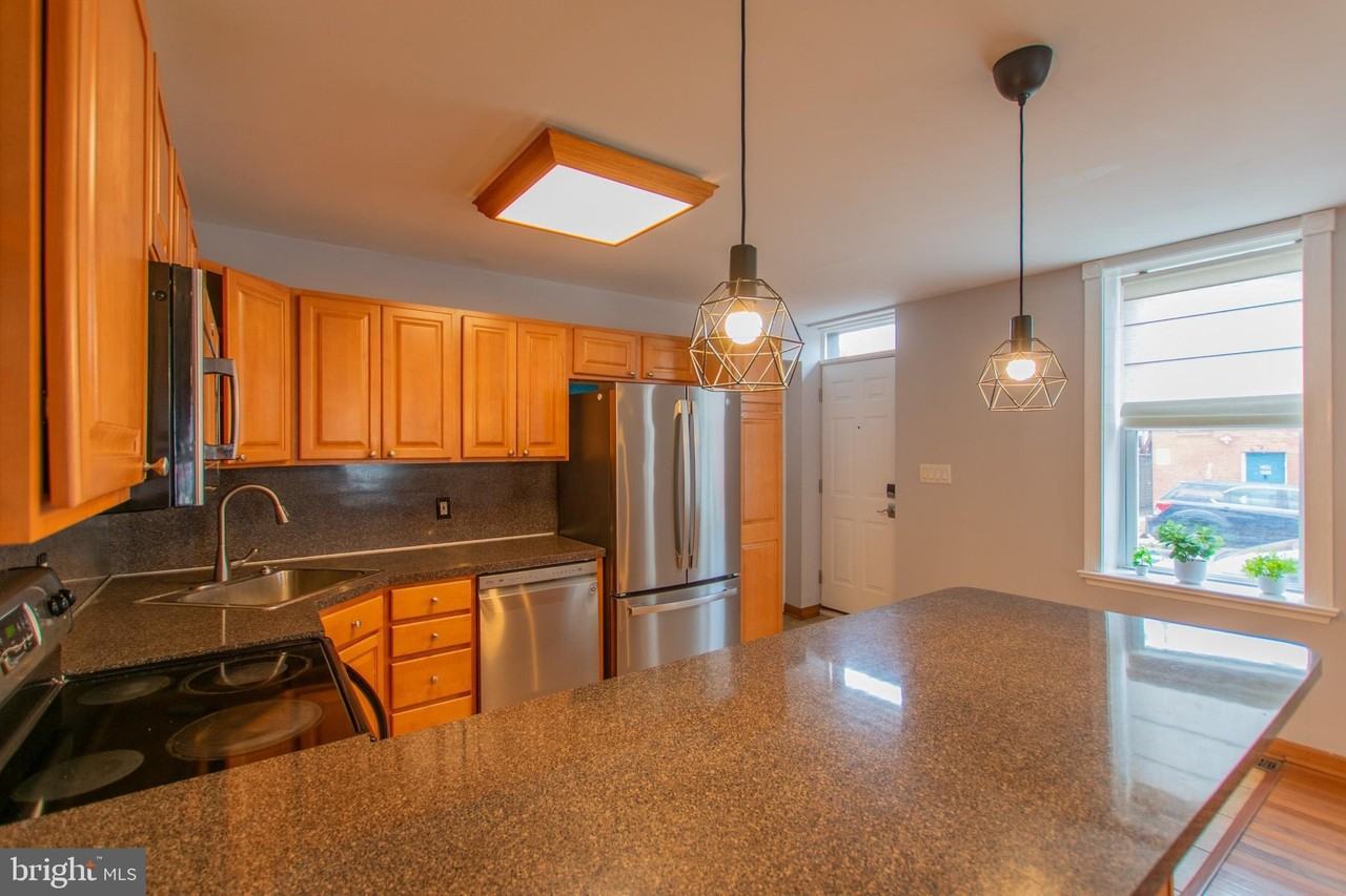 152 Tree St - Photo 7 of 21
