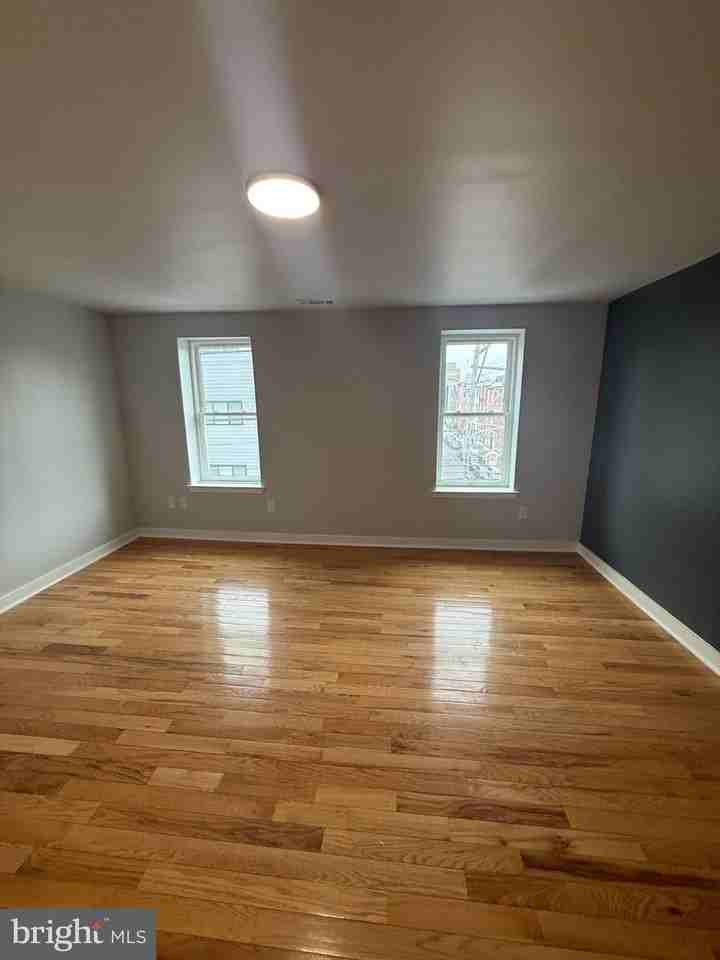 717 N 16th St #3 - Photo 3 of 9