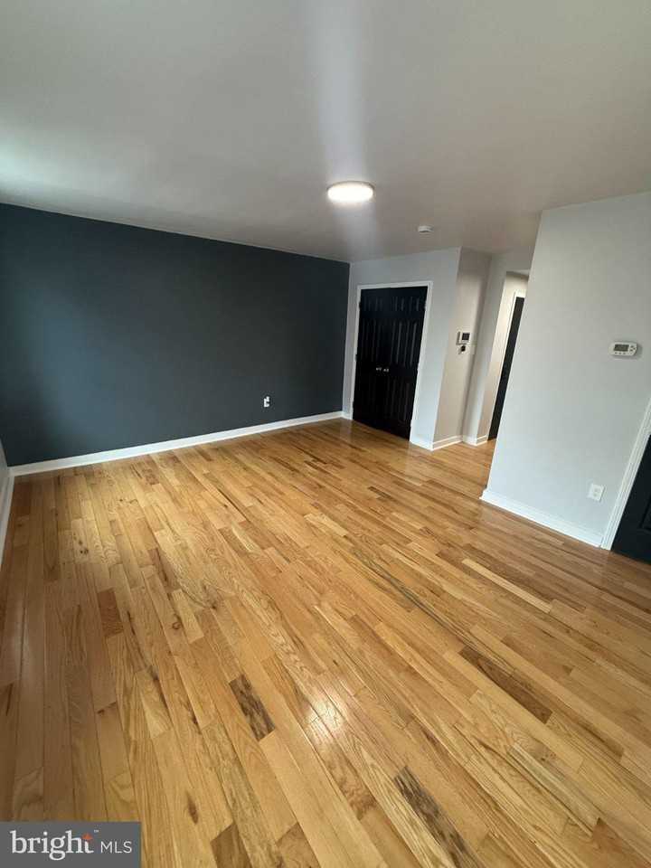 717 N 16th St #3 - Photo 4 of 9