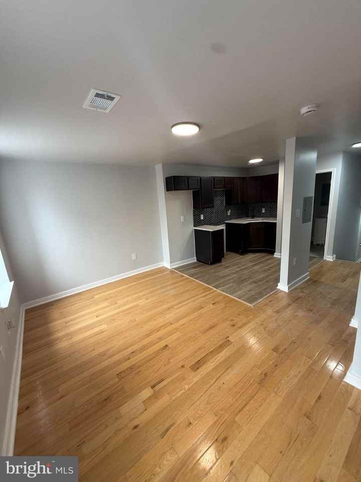 718 N 16th St #3 - Photo 3 of 10