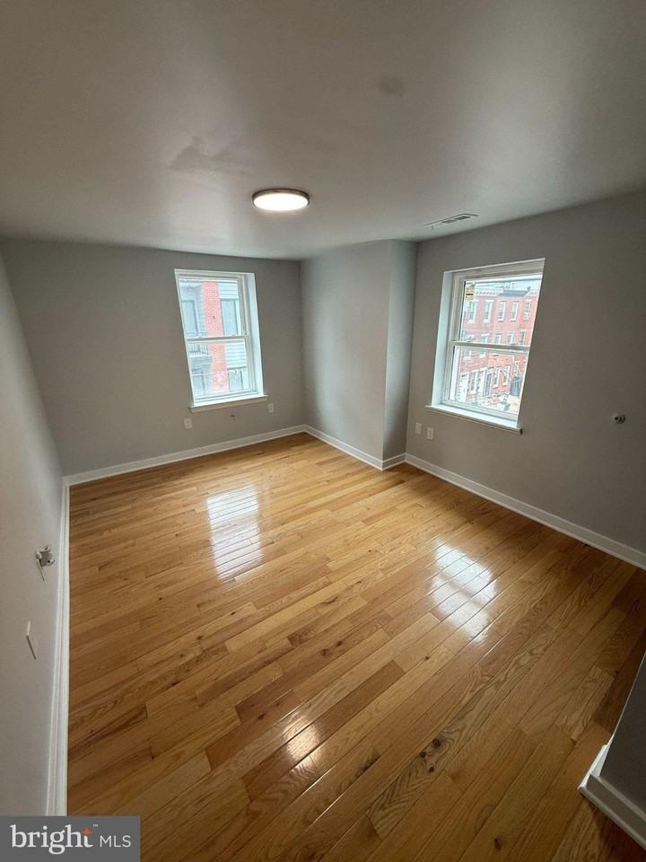 718 N 16th St #3 - Photo 5 of 10