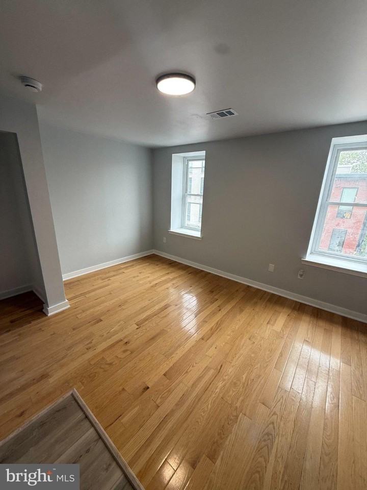 718 N 16th St #3 - Photo 7 of 10