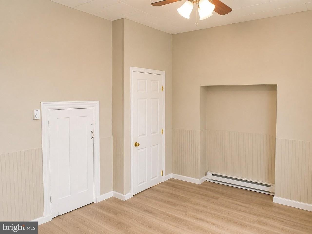 621 W Market St - Photo 5 of 6