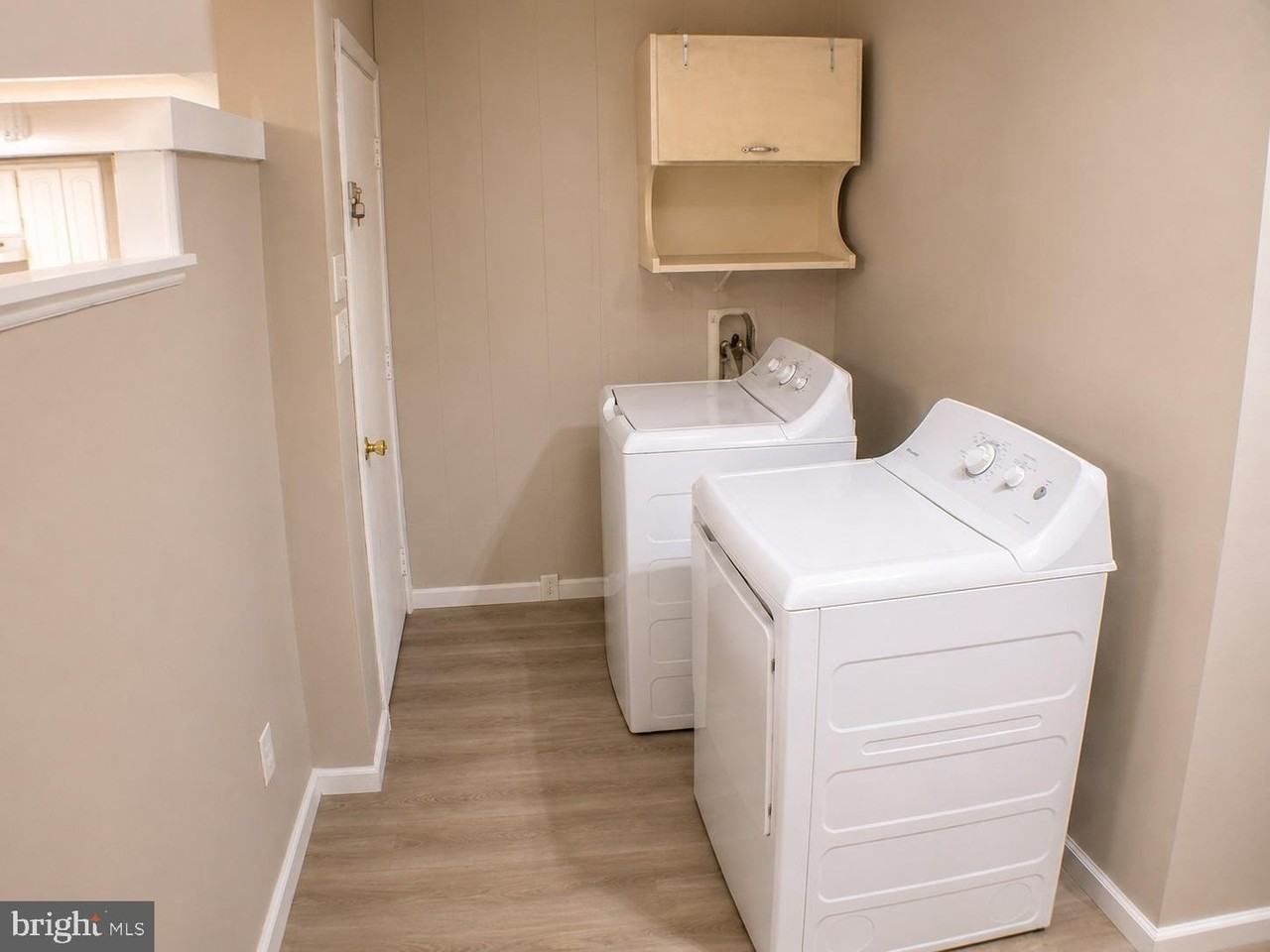 621 W Market St - Photo 6 of 6