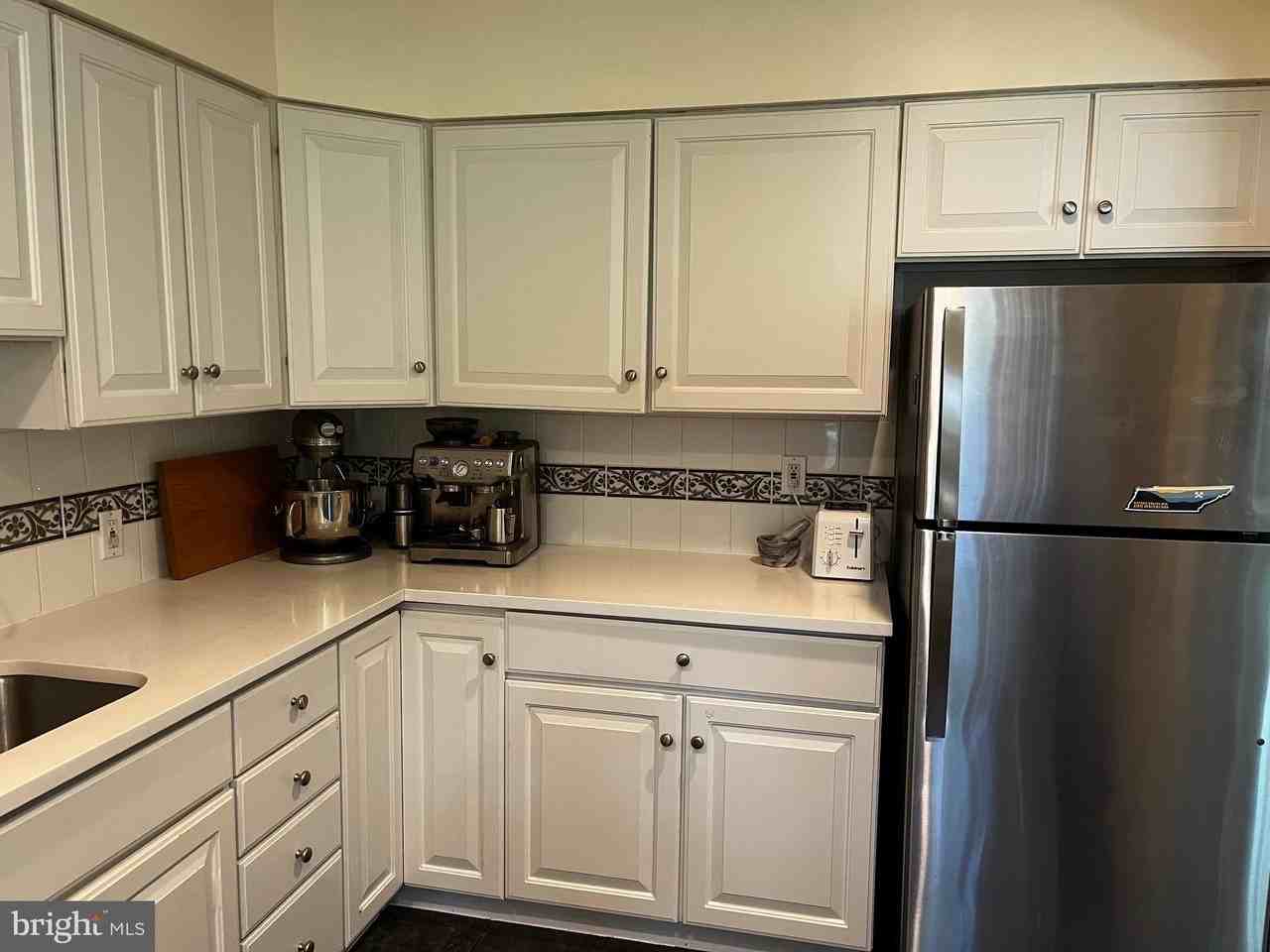 2501 N Kenilworth St - Photo 6 of 13