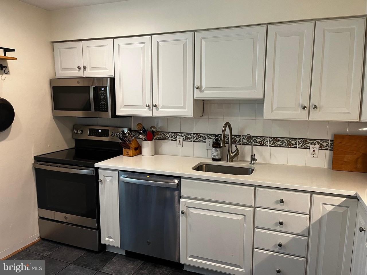 2501 N Kenilworth St - Photo 7 of 13
