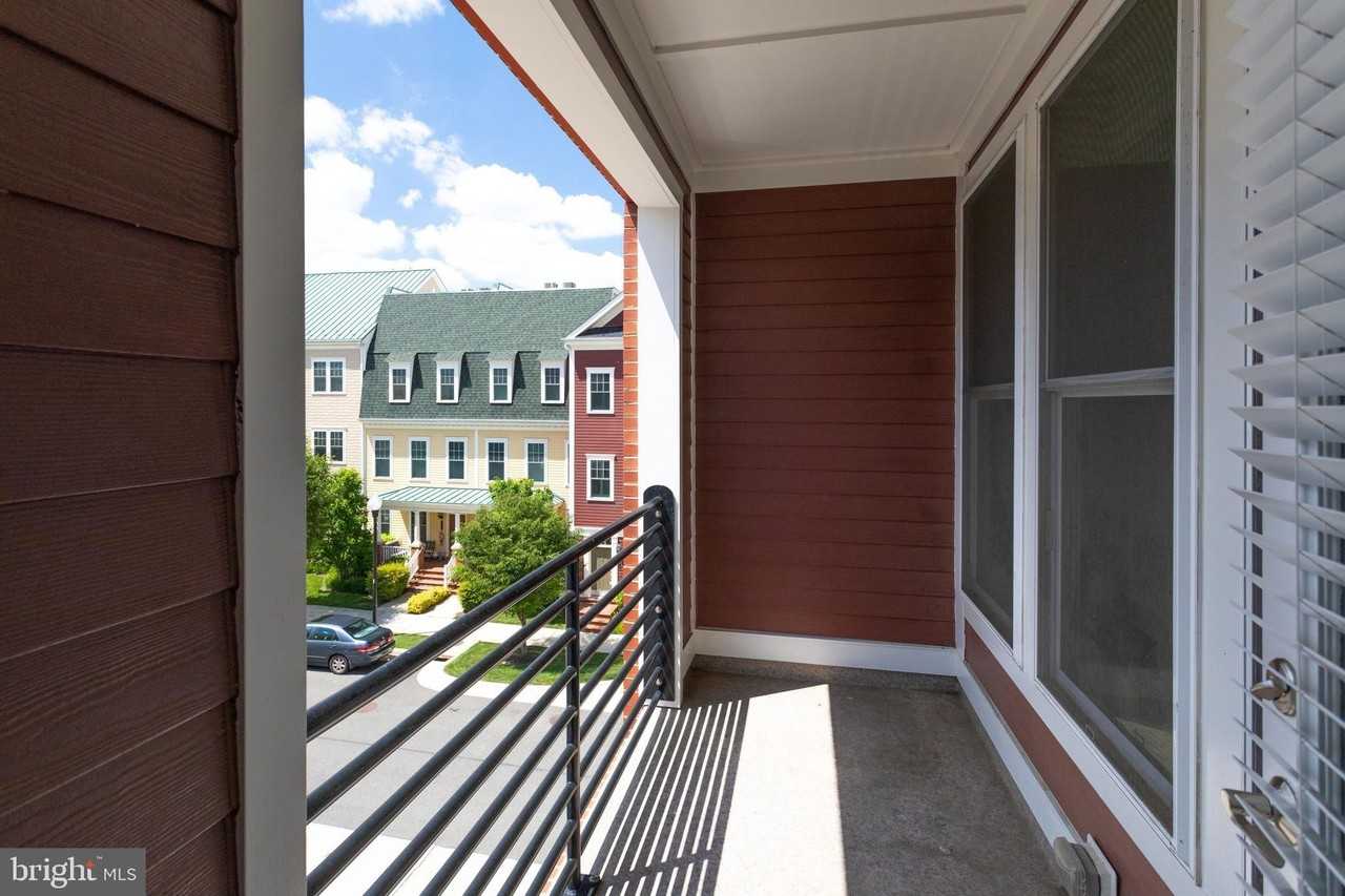 737 Diamond Ave #102 - Photo 3 of 38