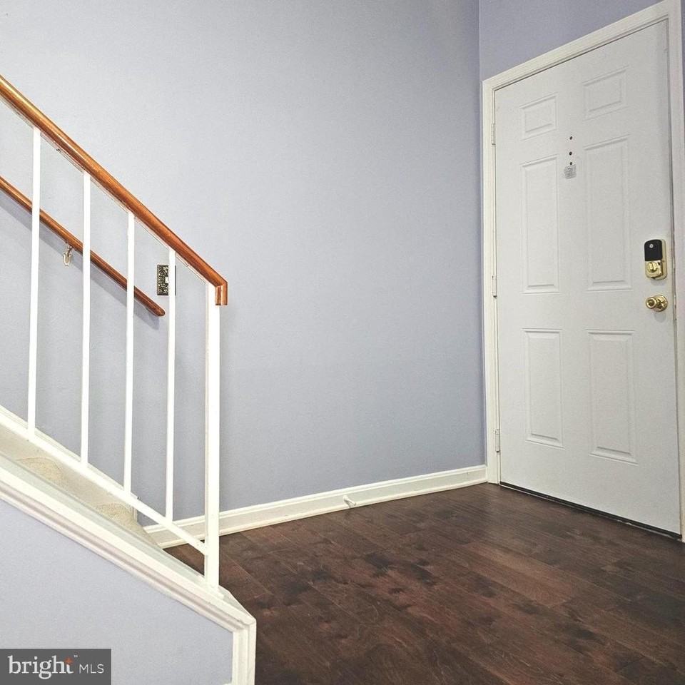 8202 Catbird Cir #202 - Photo 2 of 21
