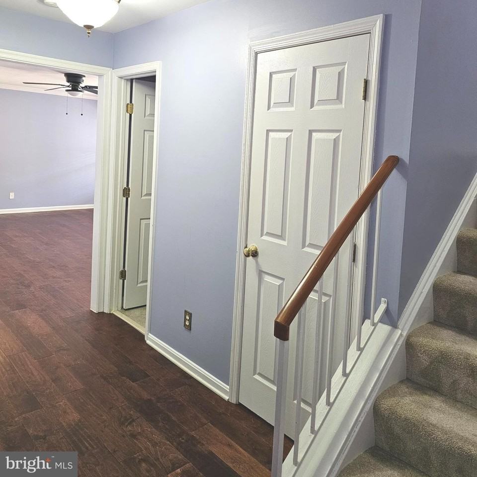 8202 Catbird Cir #202 - Photo 4 of 21