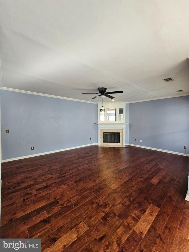 8202 Catbird Cir #202 - Photo 7 of 21