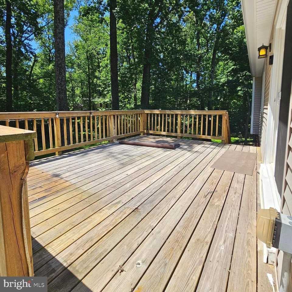 8925 Falling Creek Ct - Photo 6 of 43