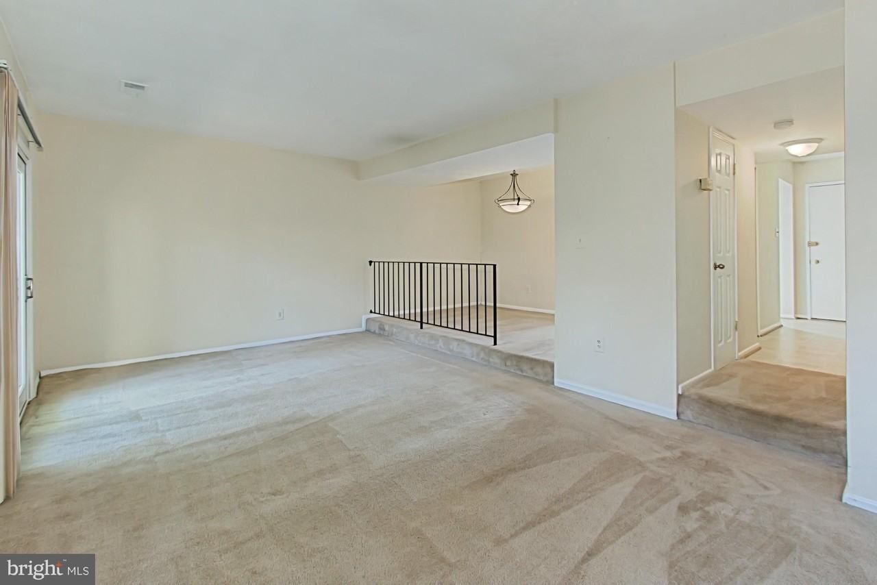 9637 Westport Ln - Photo 4 of 25
