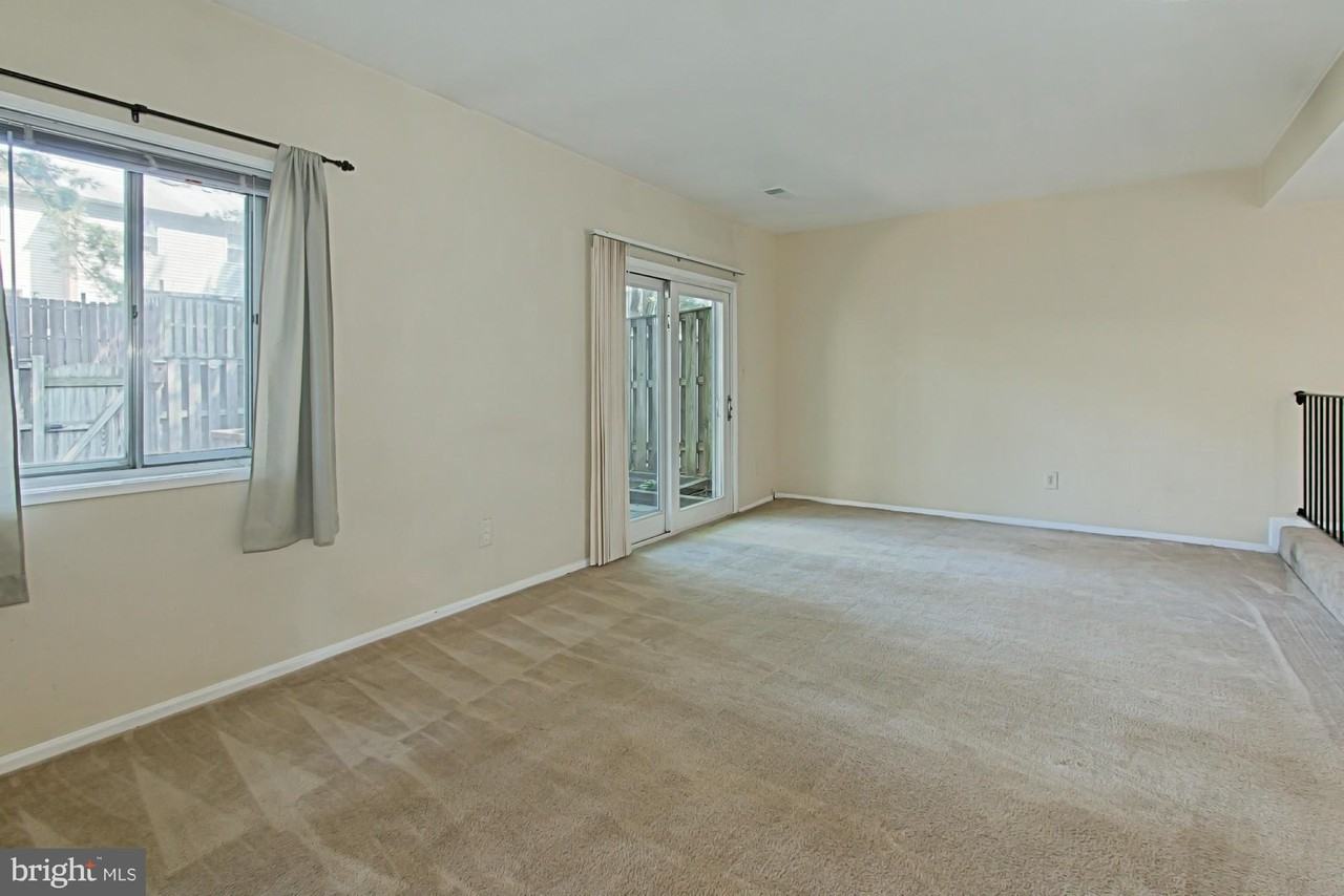 9637 Westport Ln - Photo 5 of 25