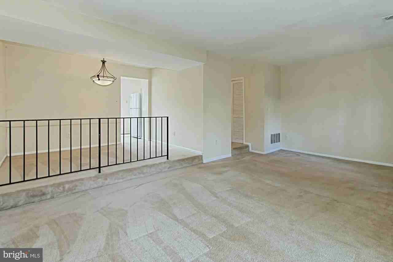 9637 Westport Ln - Photo 6 of 25
