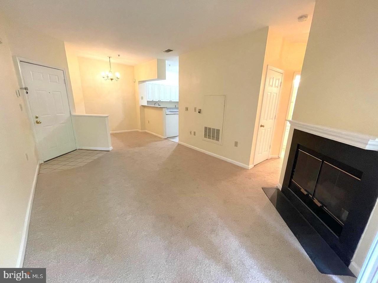 2203 Westcourt Ln #202 - Photo 4 of 30