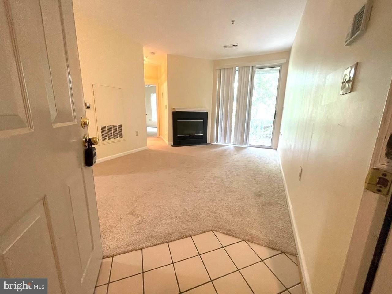 2203 Westcourt Ln #202 - Photo 7 of 30