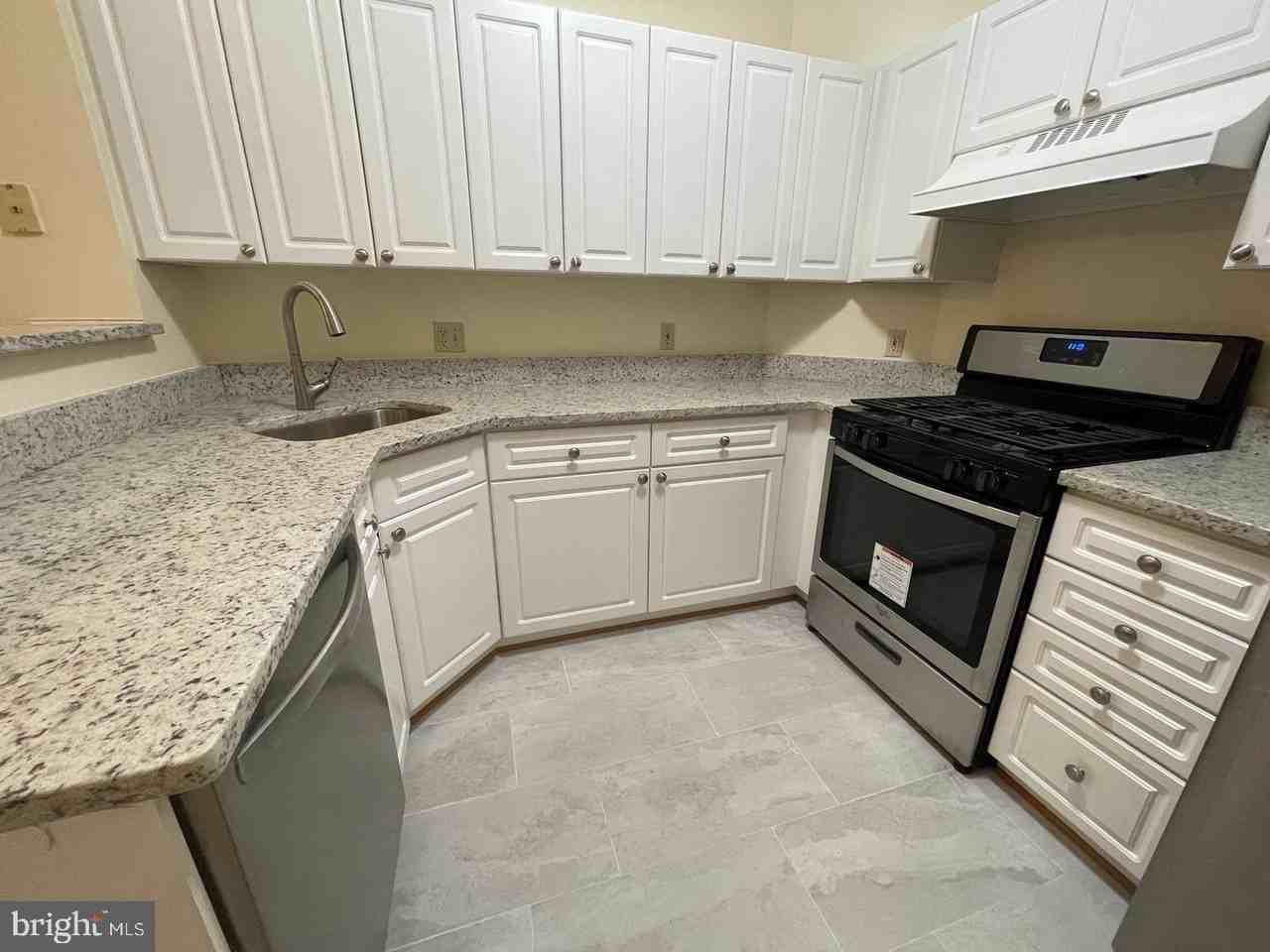 2203 Westcourt Ln #202 - Photo 7 of 22
