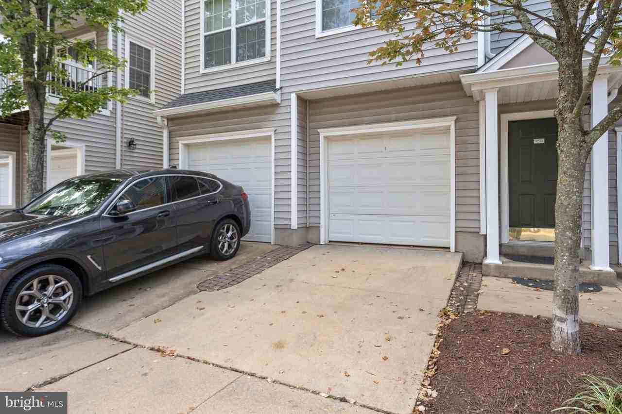 4525 Superior Sq #4525 - Photo 3 of 26